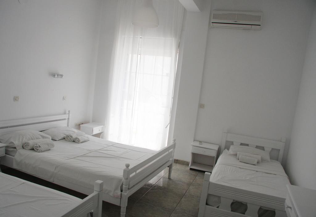 Armadoros Hotel / Ios Backpackers 外观 照片