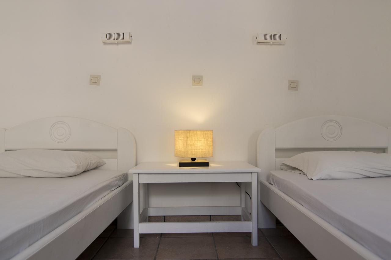 Armadoros Hotel / Ios Backpackers 外观 照片