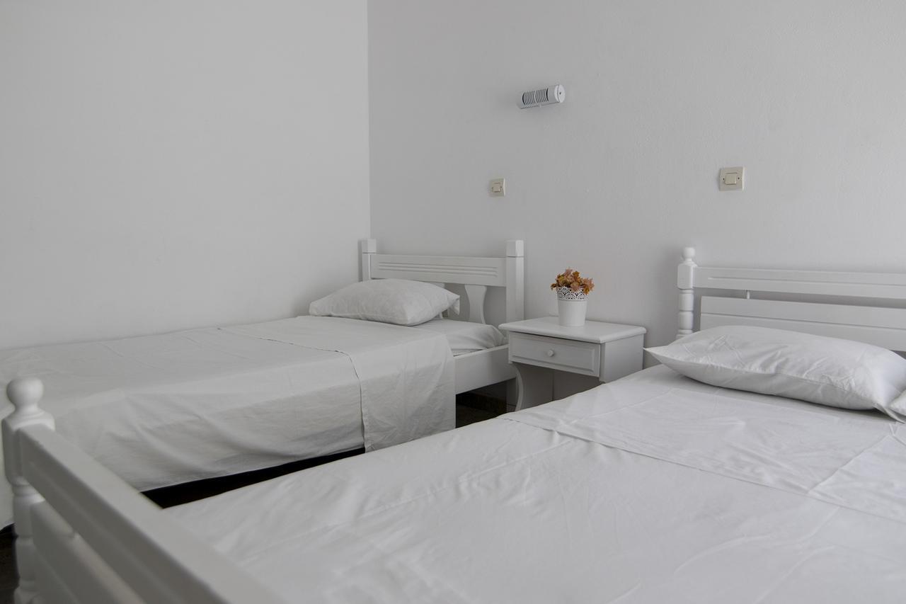 Armadoros Hotel / Ios Backpackers 外观 照片